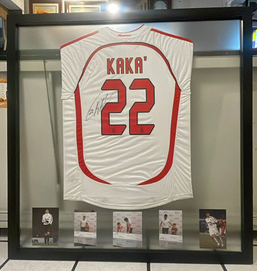 Enmarcado de jersey firmado de Kaká número 22, Fábrica de Marcos Josalí